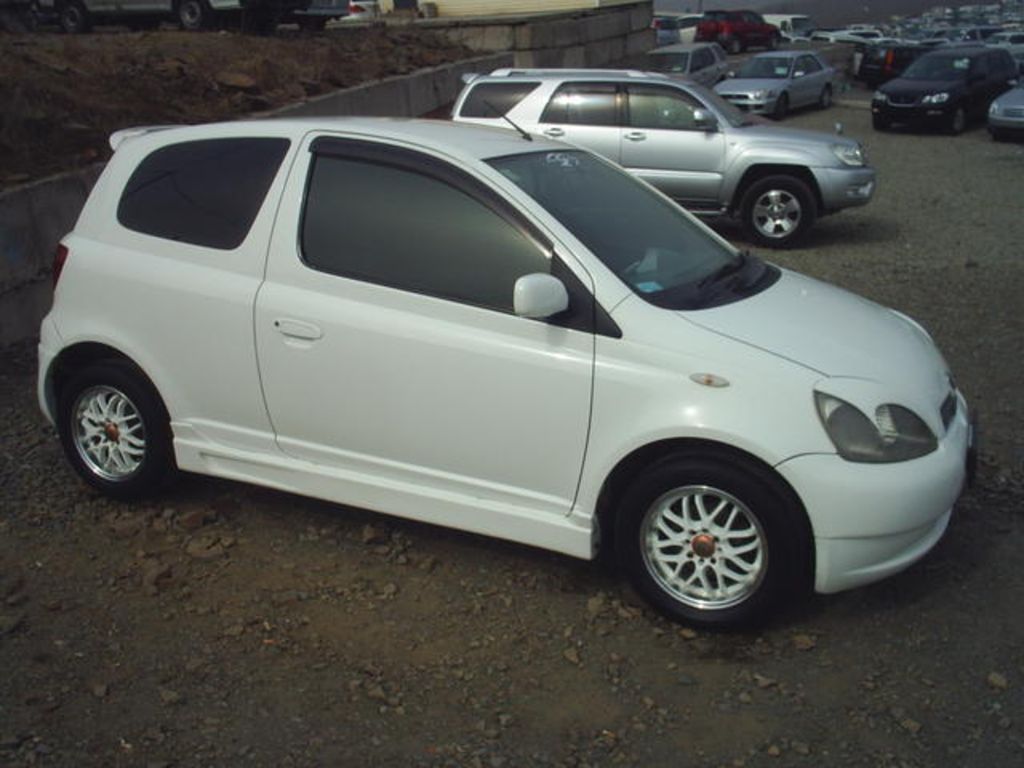 2000 Toyota Vitz