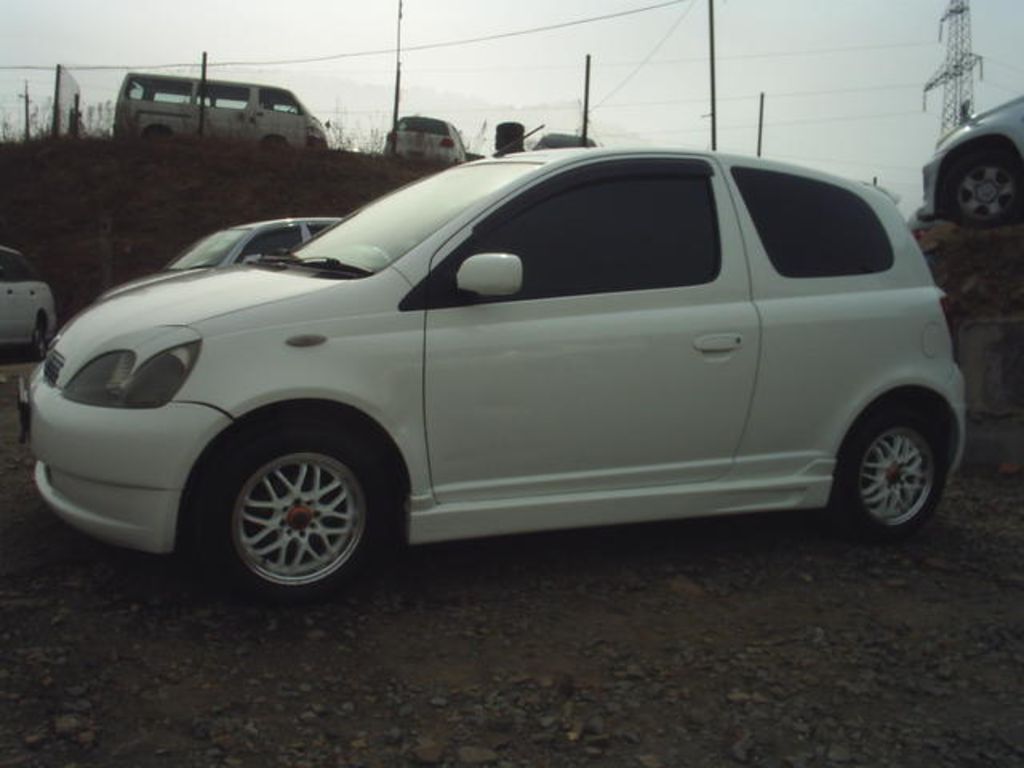 2000 Toyota Vitz