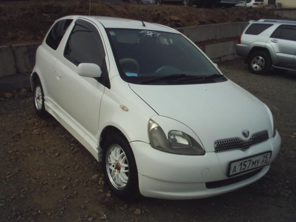 2000 Toyota Vitz