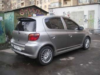 2000 Vitz