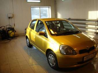 2000 Vitz