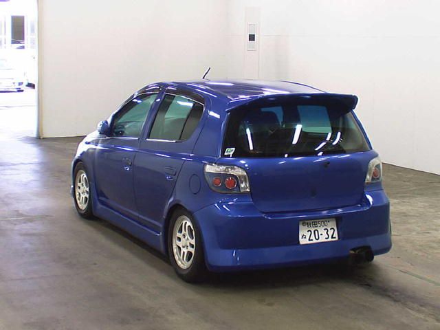 2000 Toyota Vitz