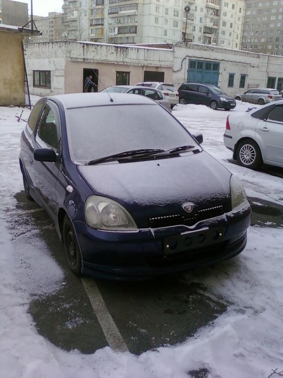 2000 Toyota Vitz