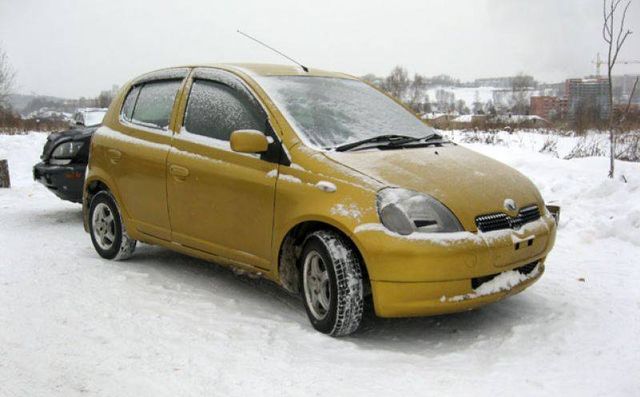 2000 Toyota Vitz