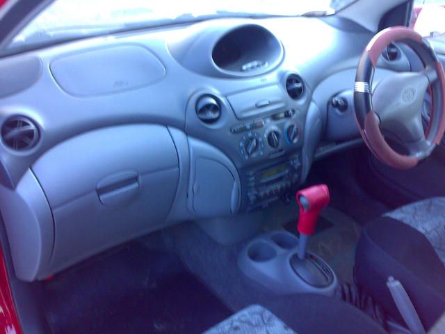 2000 Toyota Vitz