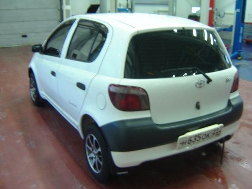 2000 Toyota Vitz