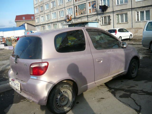 2000 Toyota Vitz