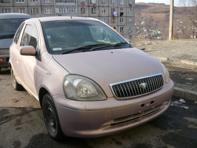 2000 Toyota Vitz