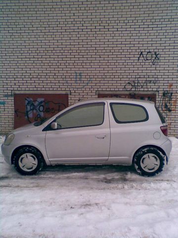 2000 Toyota Vitz