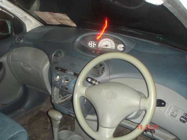 2000 Toyota Vitz