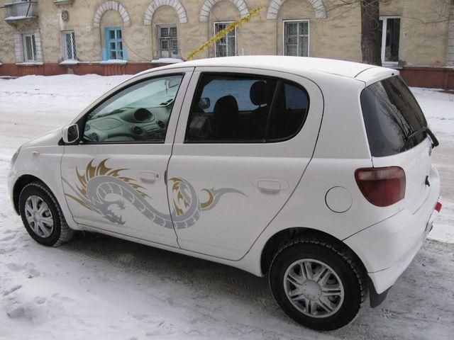 2000 Toyota Vitz