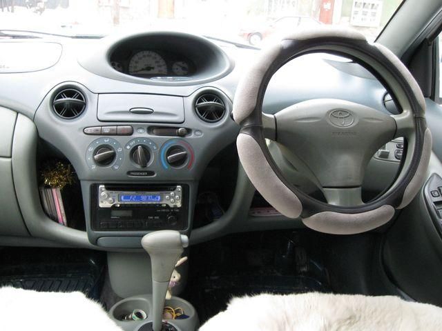 2000 Toyota Vitz