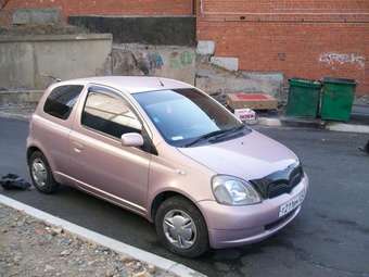 2000 Vitz