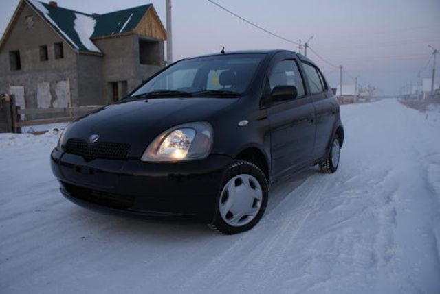 2000 Toyota Vitz