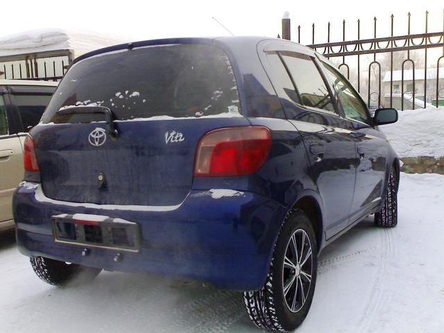 2000 Toyota Vitz