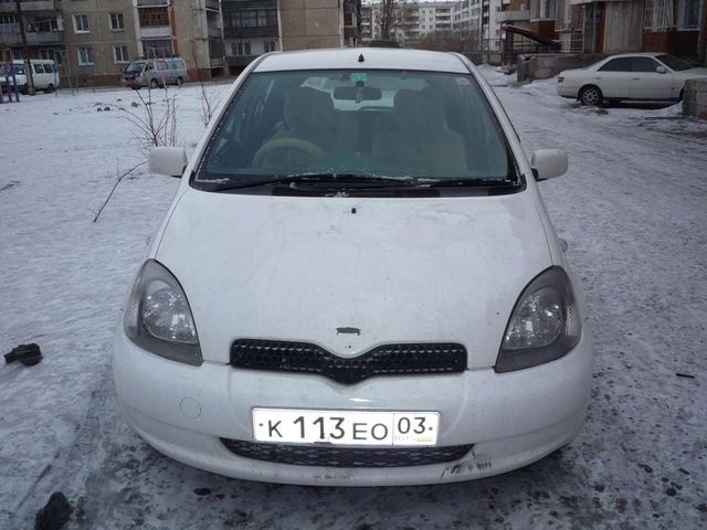 2000 Toyota Vitz