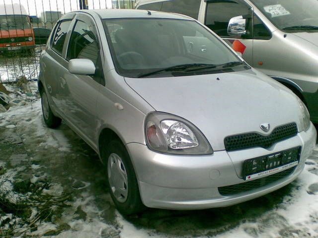 2000 Toyota Vitz