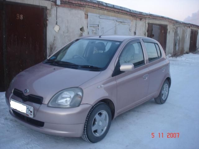 2000 Toyota Vitz