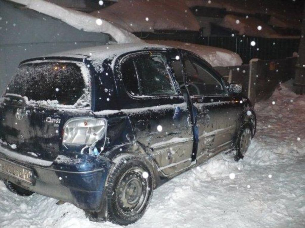2000 Toyota Vitz