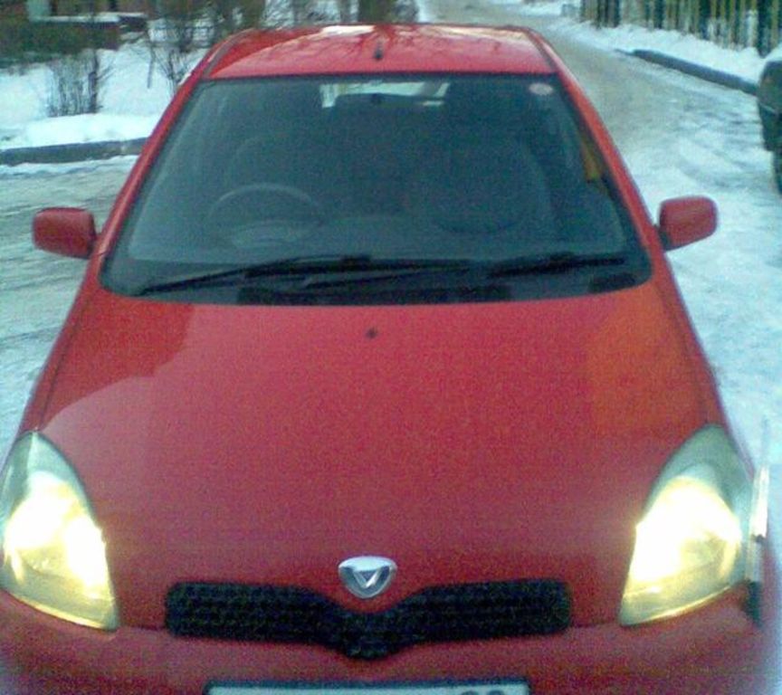 2000 Toyota Vitz