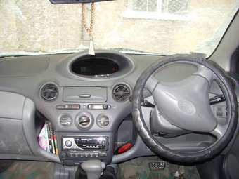 2000 Toyota Vitz