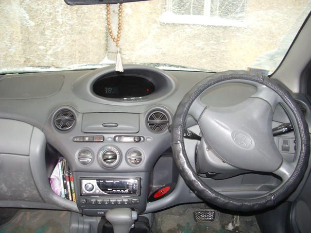2000 Toyota Vitz