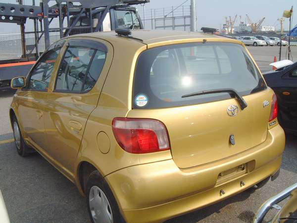 2000 Toyota Vitz Pictures