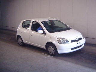 2000 Toyota Vitz Photos