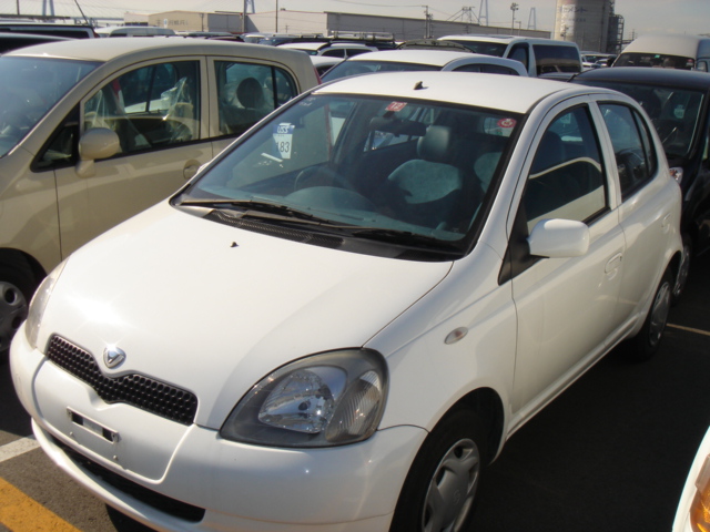 2000 Toyota Vitz Wallpapers