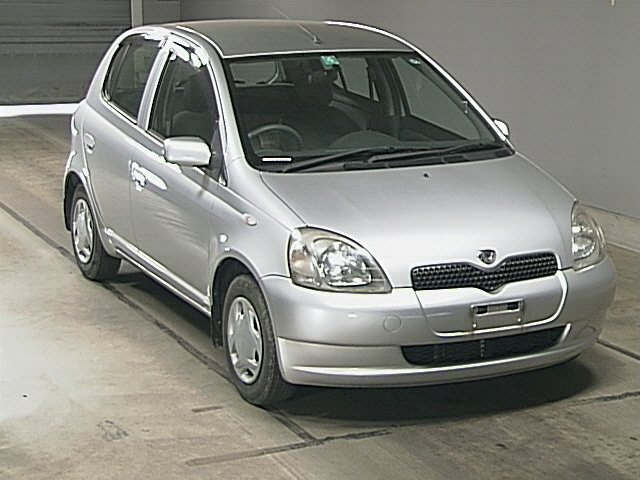 2000 Toyota Vitz Pictures