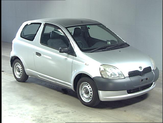 2000 Toyota Vitz Photos