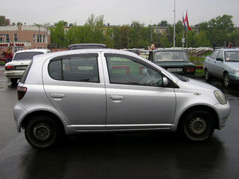 2000 Toyota Vitz Pictures