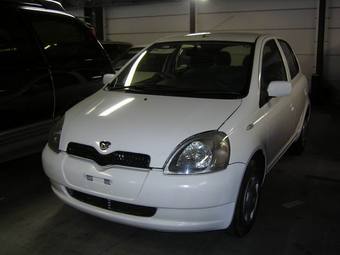 2000 Toyota Vitz Pictures