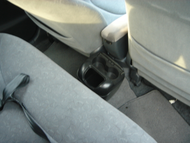 2000 Toyota Vitz Images