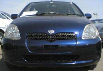 2000 Toyota Vitz Pics