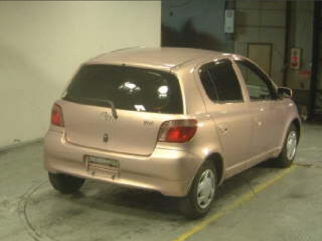 2000 Toyota Vitz Photos