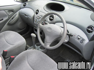 2000 Toyota Vitz Pictures