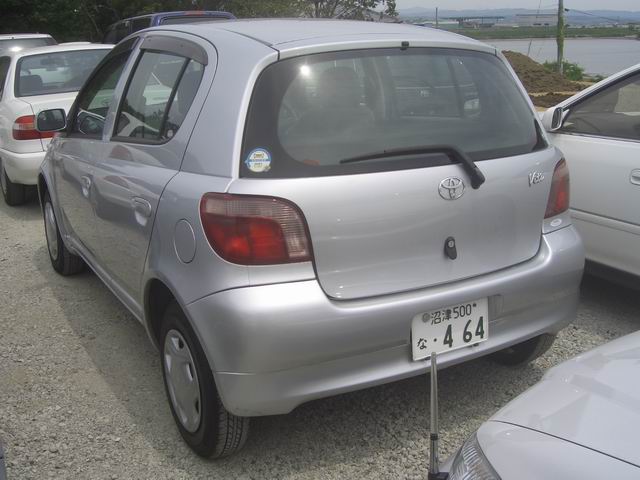 2000 Toyota Vitz Photos