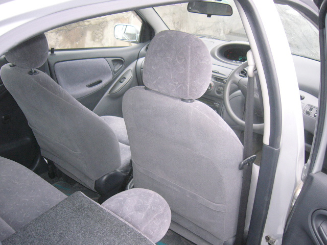 2000 Toyota Vitz Wallpapers