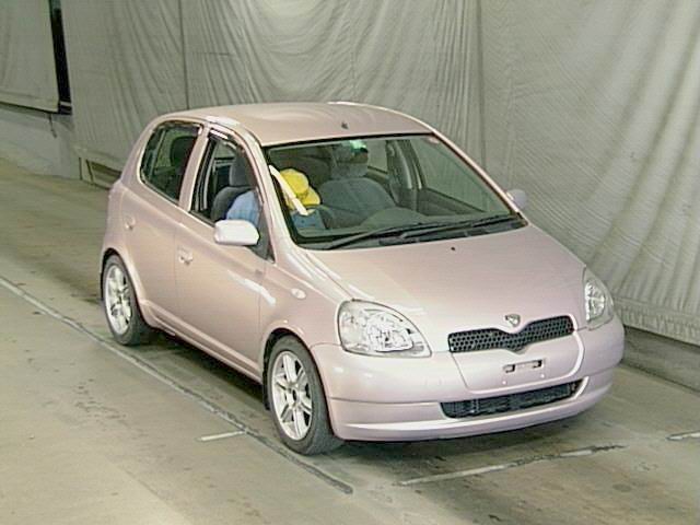 2000 Toyota Vitz Photos