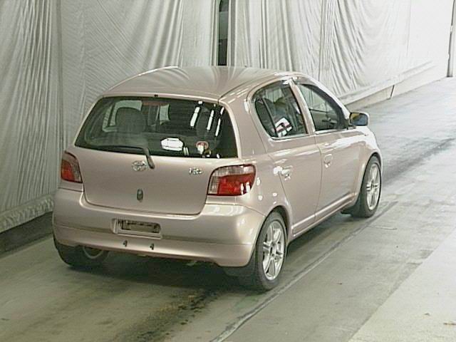 2000 Toyota Vitz Wallpapers