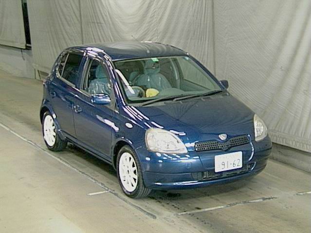 2000 Toyota Vitz Pictures