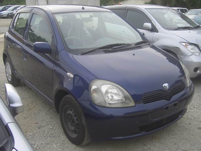 2000 Toyota Vitz Pictures