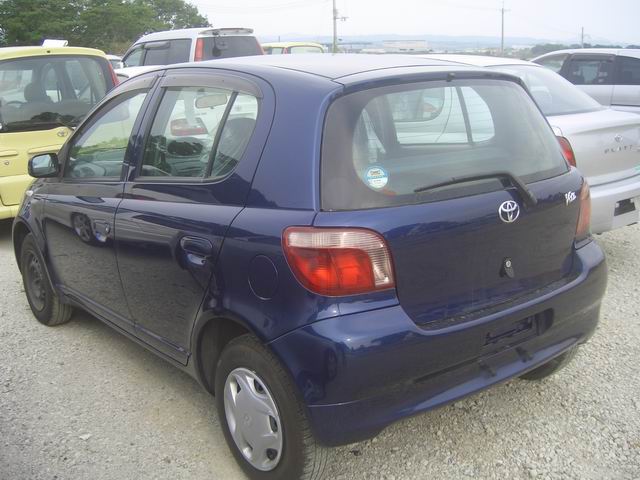 2000 Toyota Vitz Pics