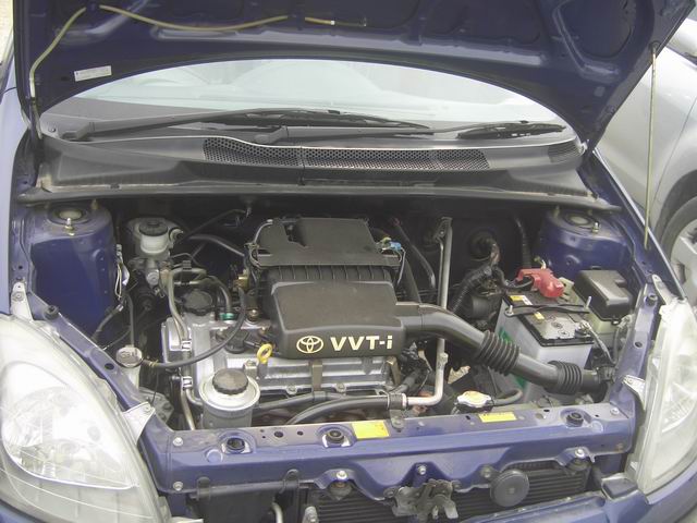 2000 Toyota Vitz Pictures