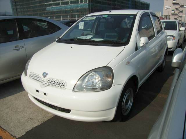 2000 Toyota Vitz Images