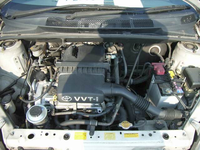 2000 Toyota Vitz Pictures