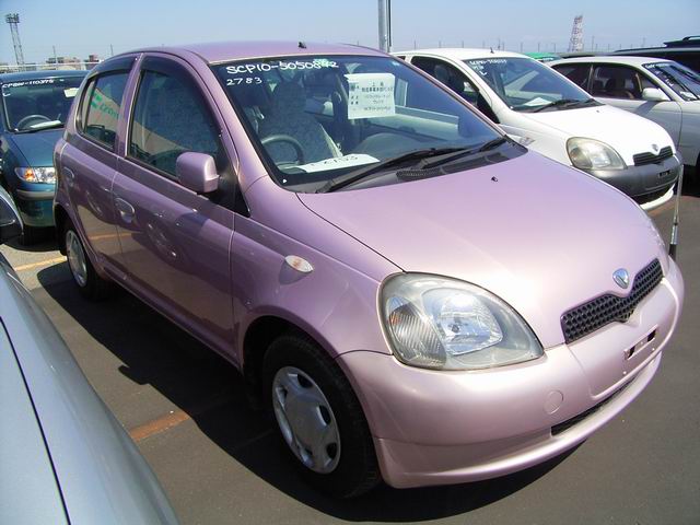 2000 Toyota Vitz Photos