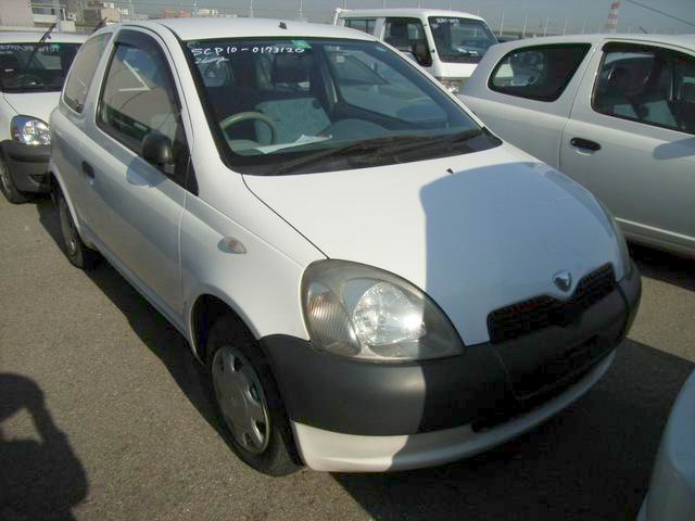 2000 Toyota Vitz Images