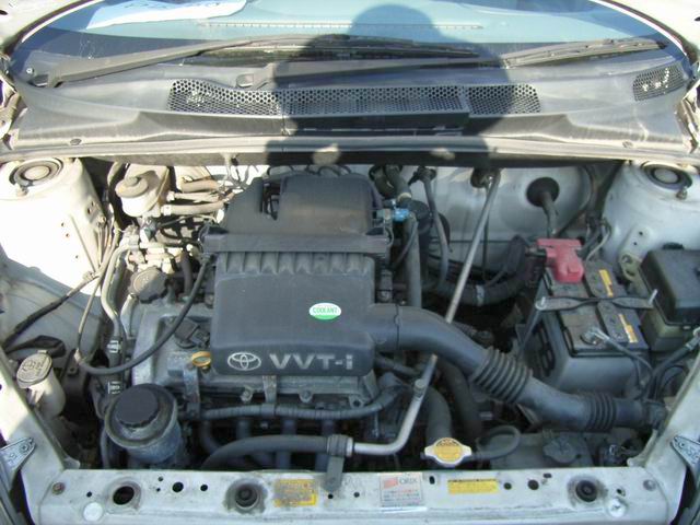 2000 Toyota Vitz Pictures